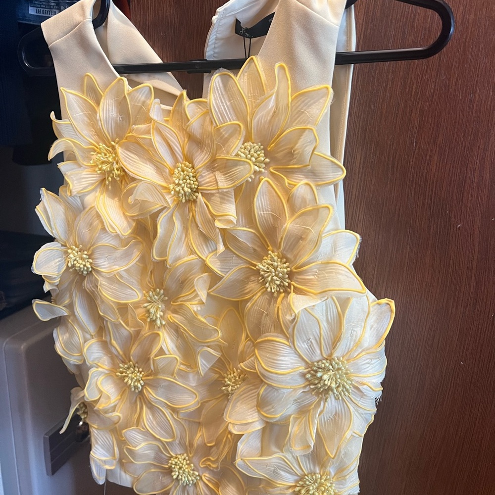 Elegant Floral Embellished Blouse in Cream and Yellow